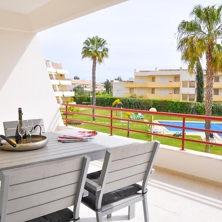 Lovelystay - 2Br Modern, Pool Access, Close To Marina & Beach Quarteira Kültér fotó